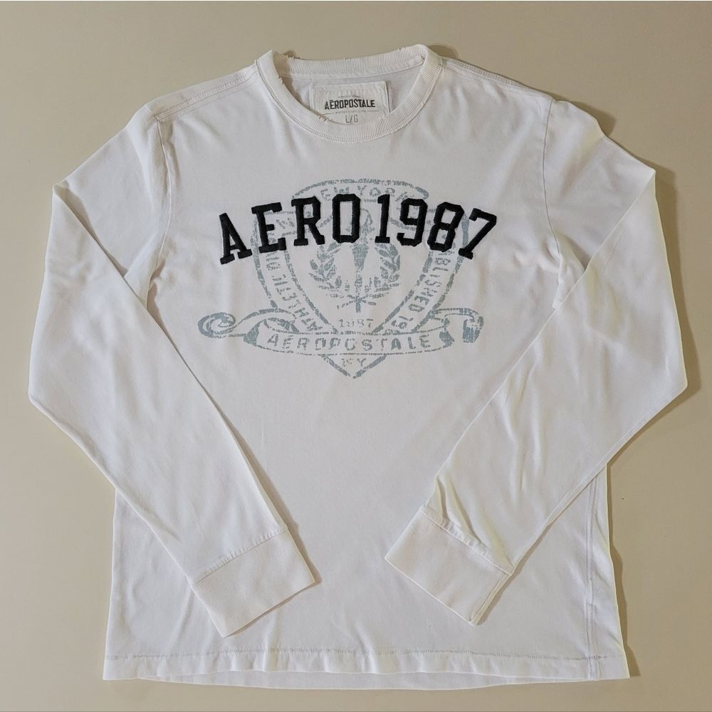 Aeropostle Men's White Relaxed Fit Crew Long Sleeve Graphic Front Tee